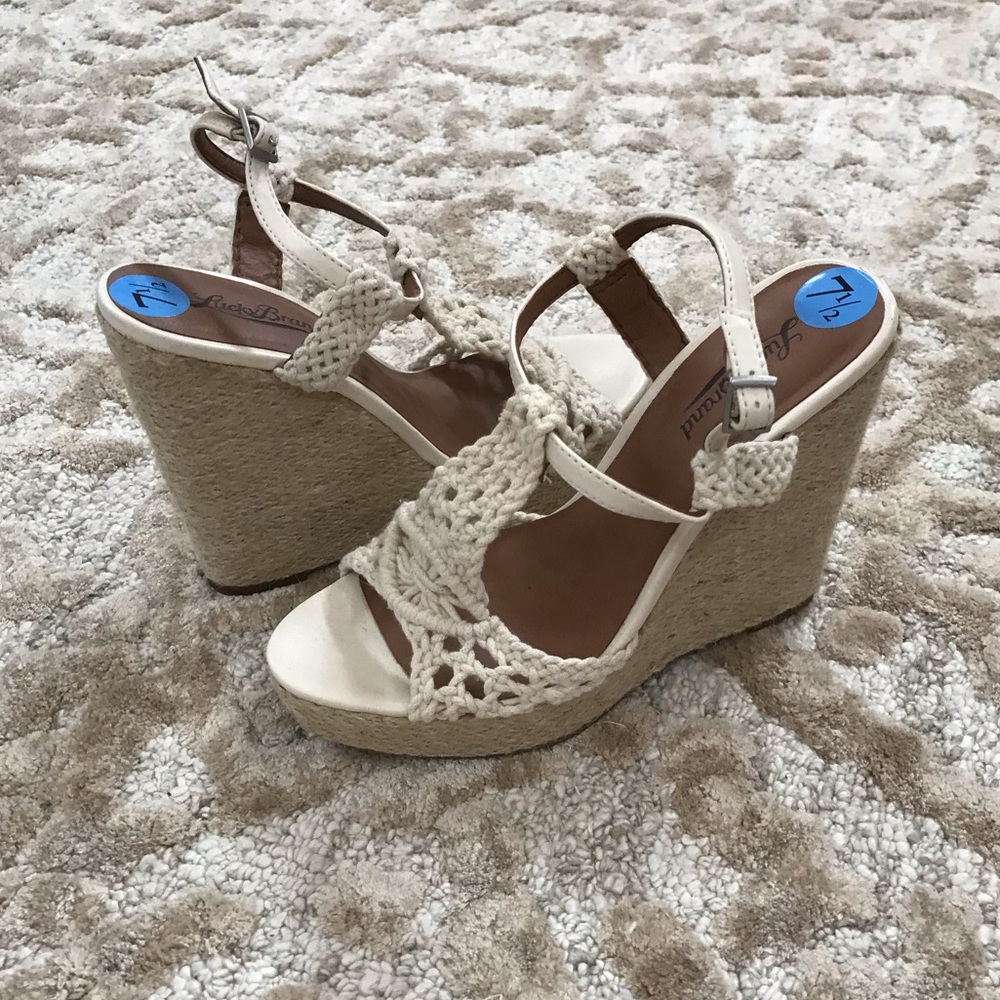 BRAND NEW LUCKY BRAND CREAM CROCHET WEDGES